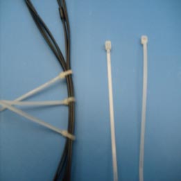 扎帶 cable tie